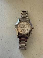 Tratta un orologio - di,