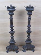 COPPIA DI ANTICHI CANDELABRI RELIGIOSI IN BRONZO candeliere stile vittoriano di