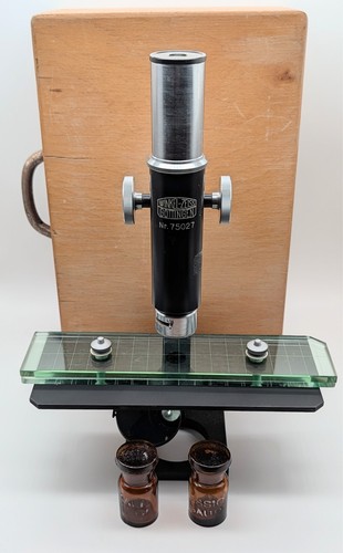 Microscopio monoculare