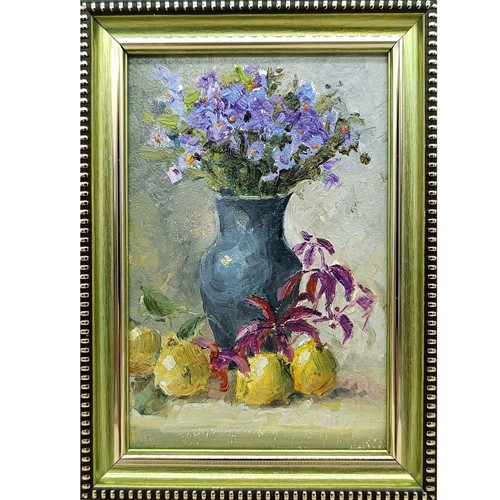 Fiori viola natura morta