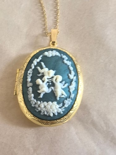 Collana medaglione cammeo
