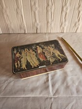 Vecchia scatola di metallo