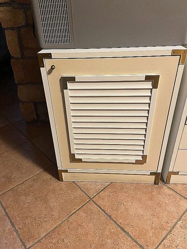 Comodino mobiletto stile