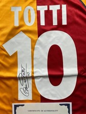 Italia - Maglia “home” Totti autografata con foto prova e coa
