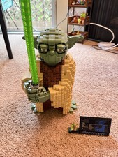 LEGO Star Wars Yoda 75255 con
