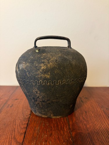 Campana artigianale primitiva