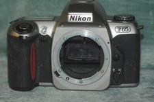 Nikon F65, fotocamera analogica autofocus, solo corpo in ottime condizioni