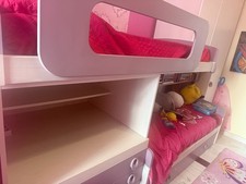 mobile camera bambina. Mondo