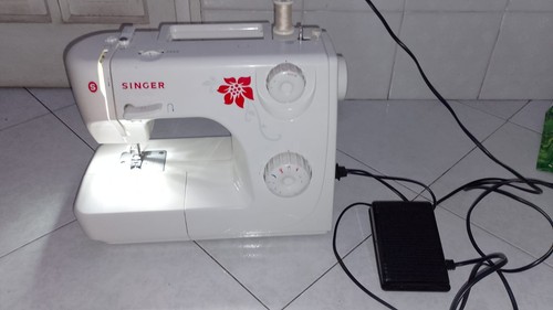 Macchina per cucire singer - per,