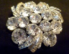 Vintage WEISS Ladies BOOCH PIN