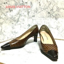Louis Vuitton décolleté con