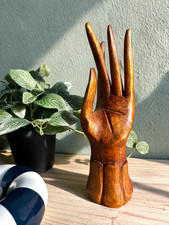 Mano decorativa in legno