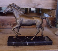 STATUA SCRIVANIA SU BASE