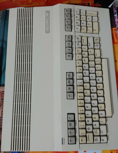 Computer commodore 128 - commodore, 8