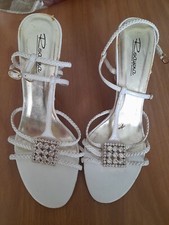 sandali bianchi da donna con tacco alto