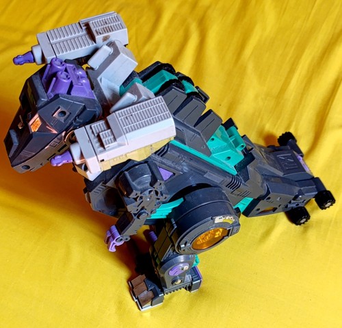 Trypticon takara hasbro gig - trypticon, g1