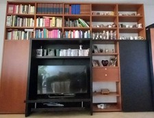 Libreria in legno con vano porta TV