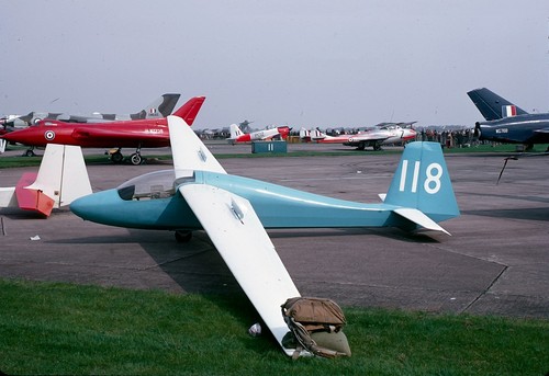 Unknown glider marked - '118',