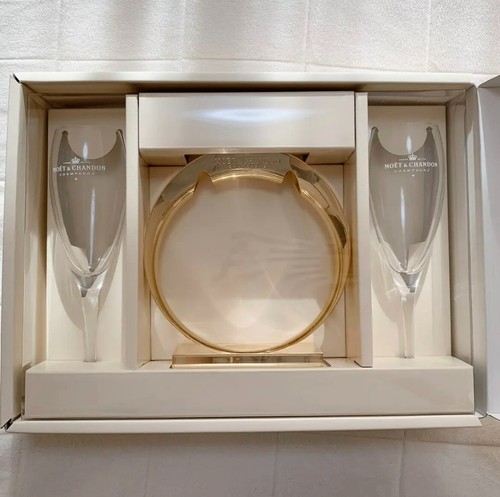 Moet chandon coppia - &,
