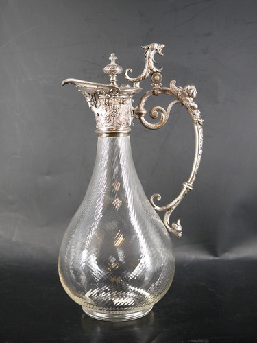 Caraffa acqua vino storicismo