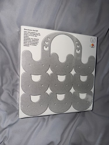 Newjeans get album beach - newjeans,