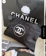 Borsa trucco Chanel Beauté nera gonfia astuccio clutch astuccio cosmetico