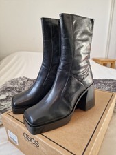 Stivali neri alla caviglia