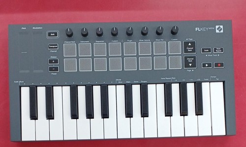 Novation flkey mini - mini, 25