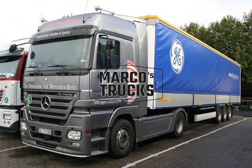Foto camion mercedes benz - foto,