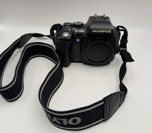 Olympus 500 dslr 8mp - 8mp, nero