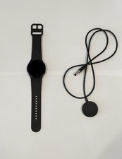 Samsung Galaxy Watch4 40mm Cassa di Alluminio, Cinturino Sportivo Nero, Orologio