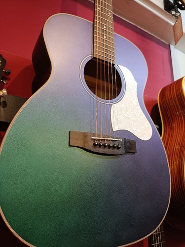 Chitarra elettroacustica