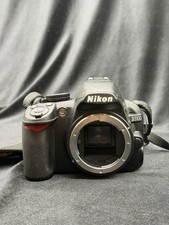 Nikon D3100 DSLR/ 14,2 MP/solo