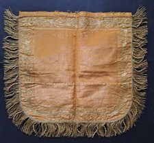 SCUDO DI PIVIALE CON RICAMI IN