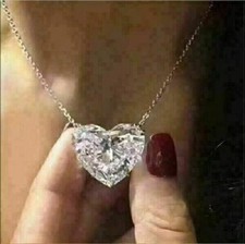 Ciondolo solitario diamante