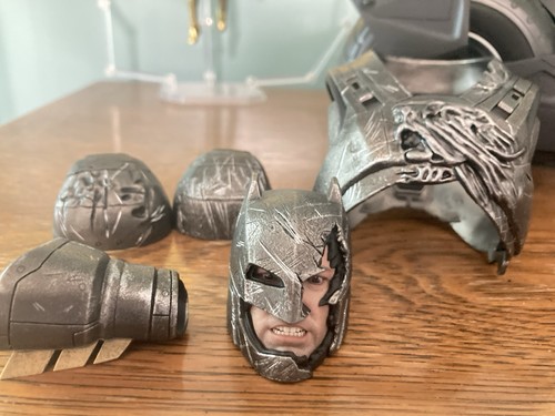 Hot toys armored - toys,