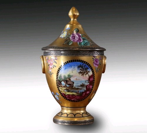 Vaso coperchio porcellana - e, in