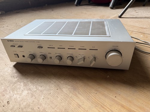 Amplificatore stereo integrato