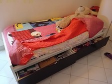 letto singolo con cassetti