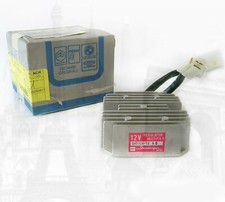 REGOLATORE DI TENSIONE PIAGGIO HEXAGON GT GTX 250 HONDA CN 250 NUOVO ORIGINALE