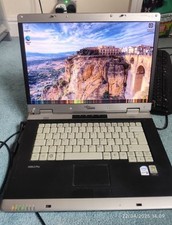 Fujitsu Amilo Pro V3505 Laptop