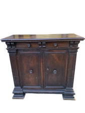Antica  credenza in noce