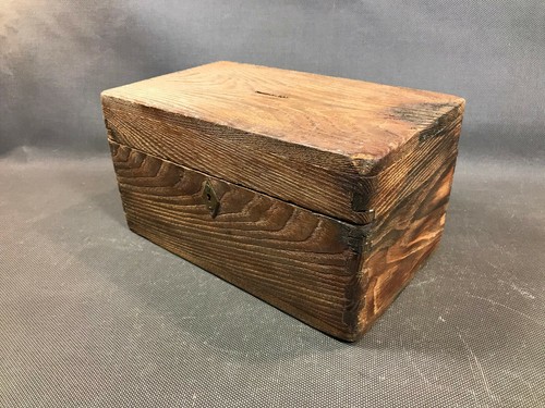 Antico cofanetto legno - in,