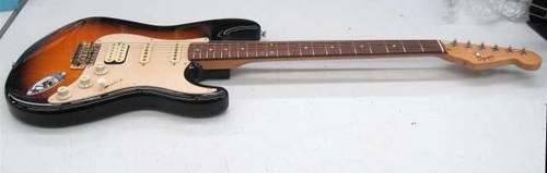 Squier bullet strat hss - squier,