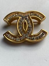 broche CHANEL CC Logos  sertie de strass plaqué or Vintage