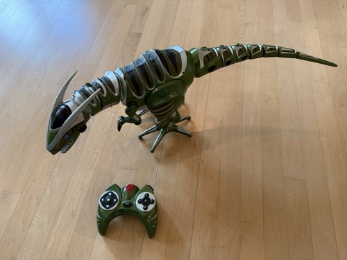 Grande dinosauro roboraptor - dinosauro,