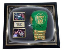 Guantone da boxe firmato Tyson