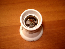 PORTALAMPADE E27 IN PORCELLANA BIANCO VINTAGE DA PARETE