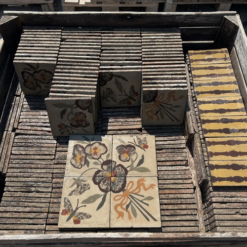 Cementine vecchie floreali