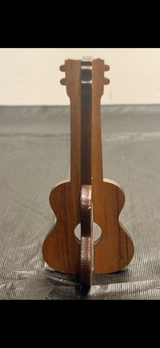 Ornamento statuina ukulele koa
